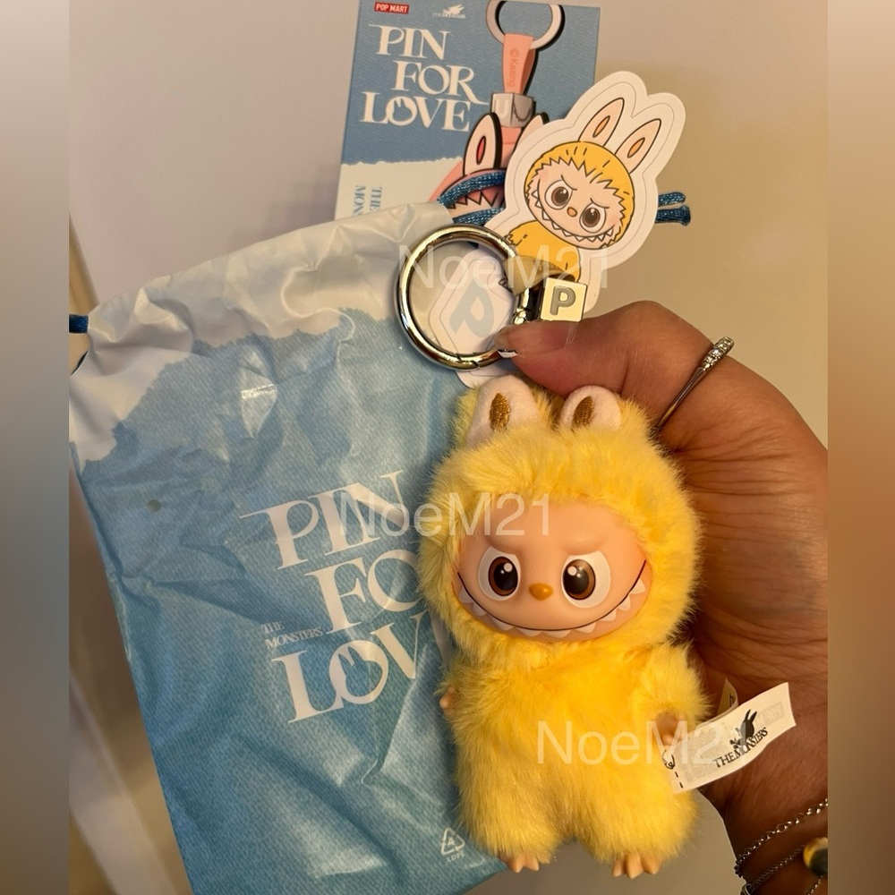 Official Popmart Pin For Love Labubu P